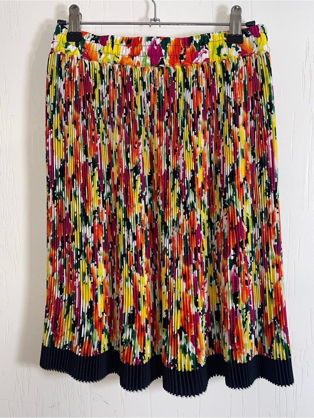 Henri Bendel Multicolor Pleated Midi Skirt size medium